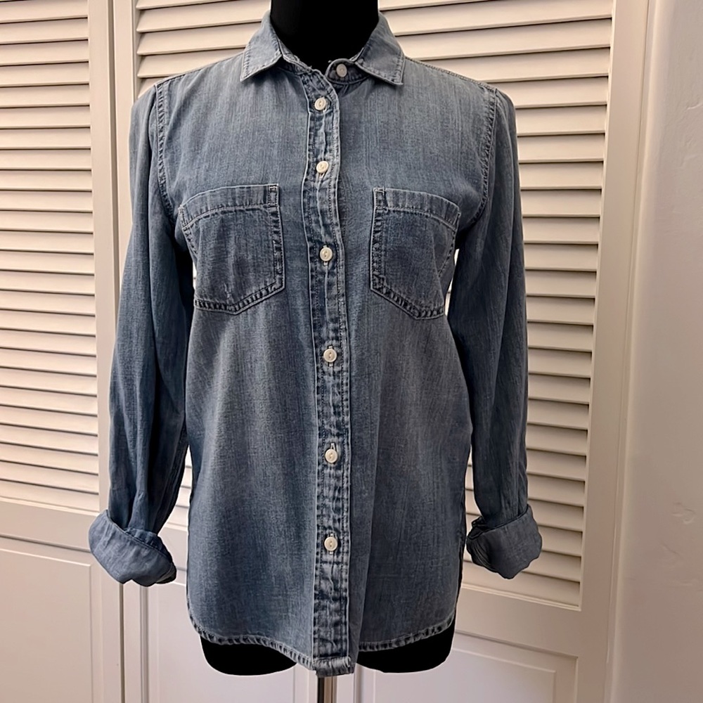 100% cotton J Crew Denim shirt - size 00